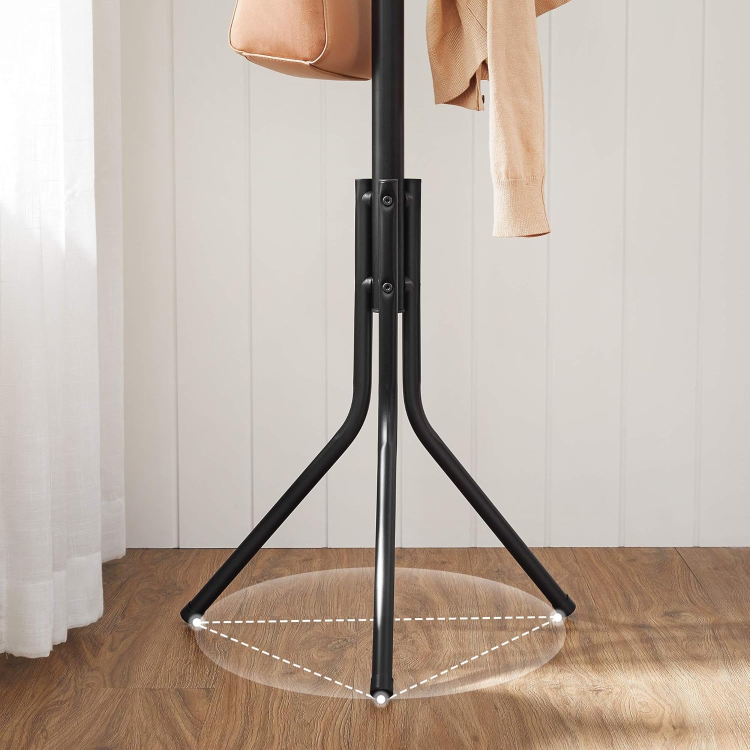 Sonmi - Šatní věšák s elegantním tvarem, výška 182 cm